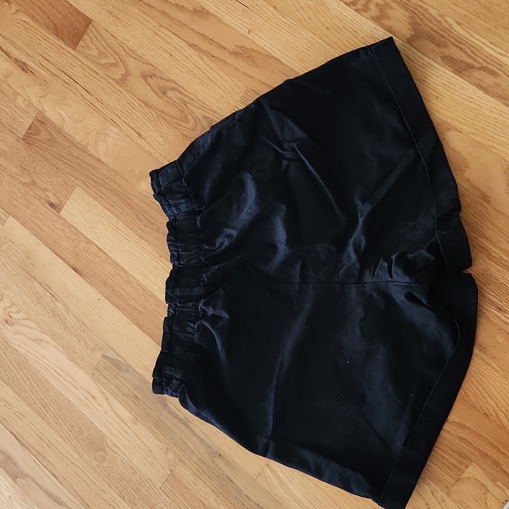 H & M Shorts - Picture 5 of 6